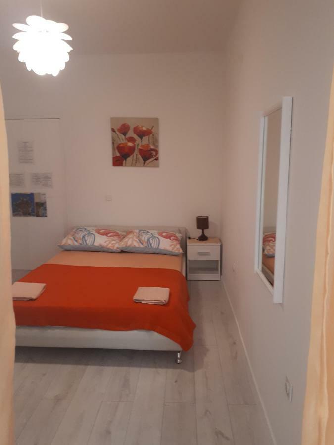 Apartmani Ivana โลปาร์ ภายนอก รูปภาพ