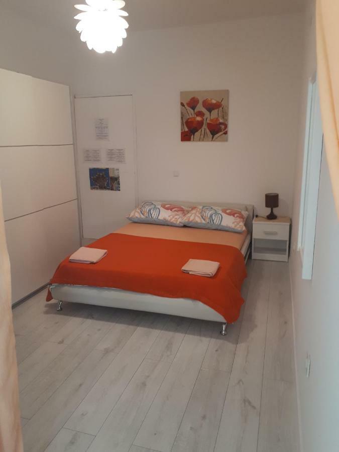 Apartmani Ivana โลปาร์ ภายนอก รูปภาพ